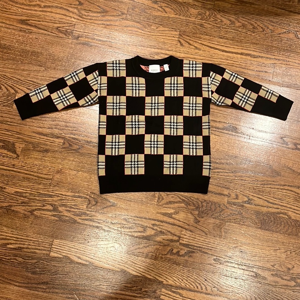 Burberry sweater